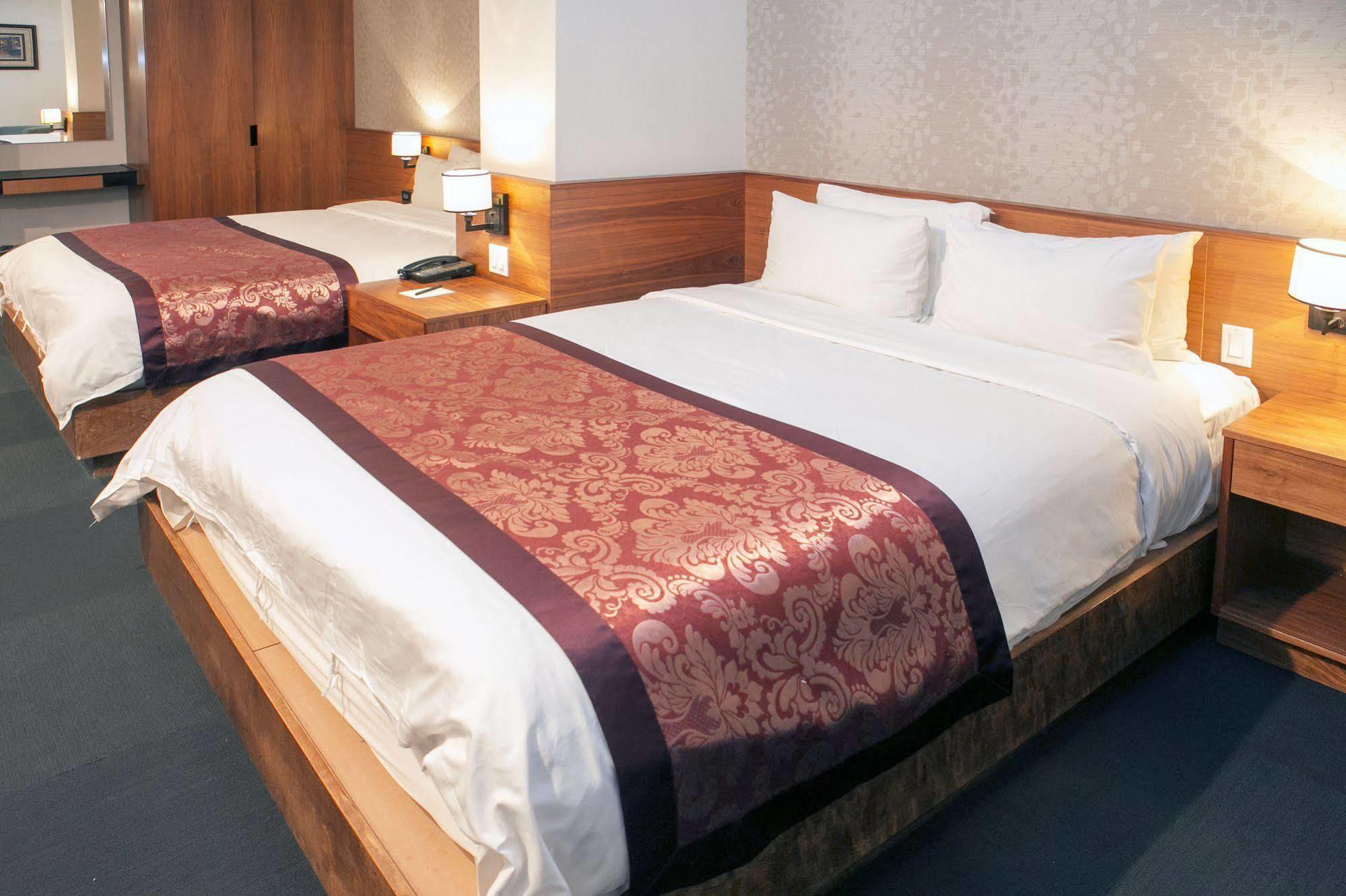 The Parc Hotel New York Bagian luar foto